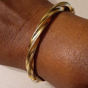 18K YELLOW GOLD BANGLE BRACELET NEW